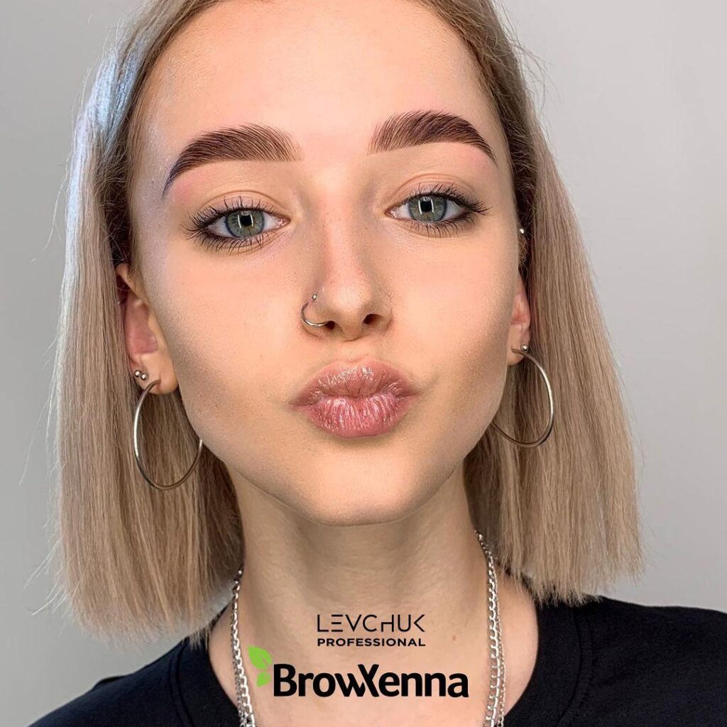 Teinture des sourcils à Genève